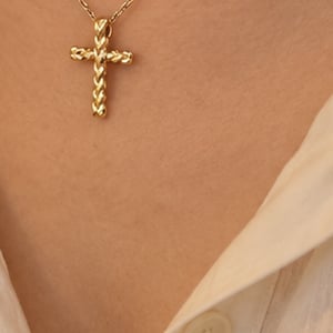 14K 빈티지 십자가 목걸이 2.89g — 땋은 결로 빚은 작은 십자가 상세 6